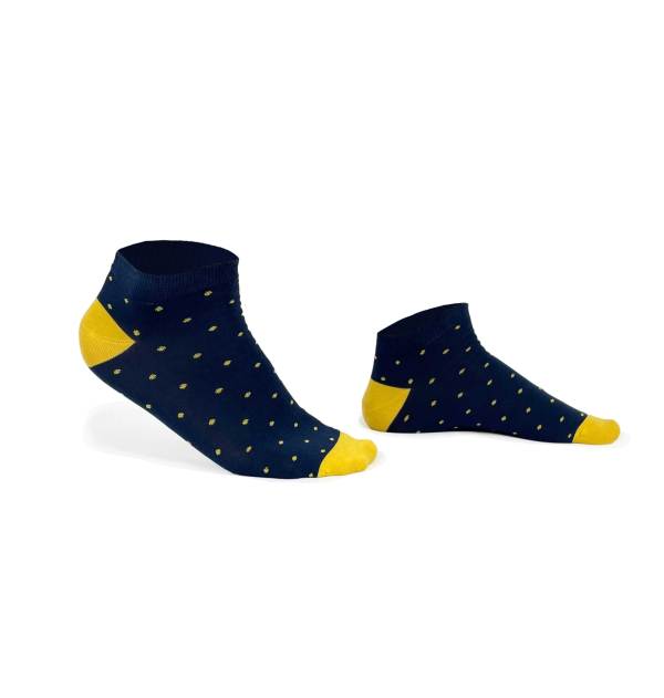 Combed cotton bobby socks with dots with plane stitches, made by our knitting expert